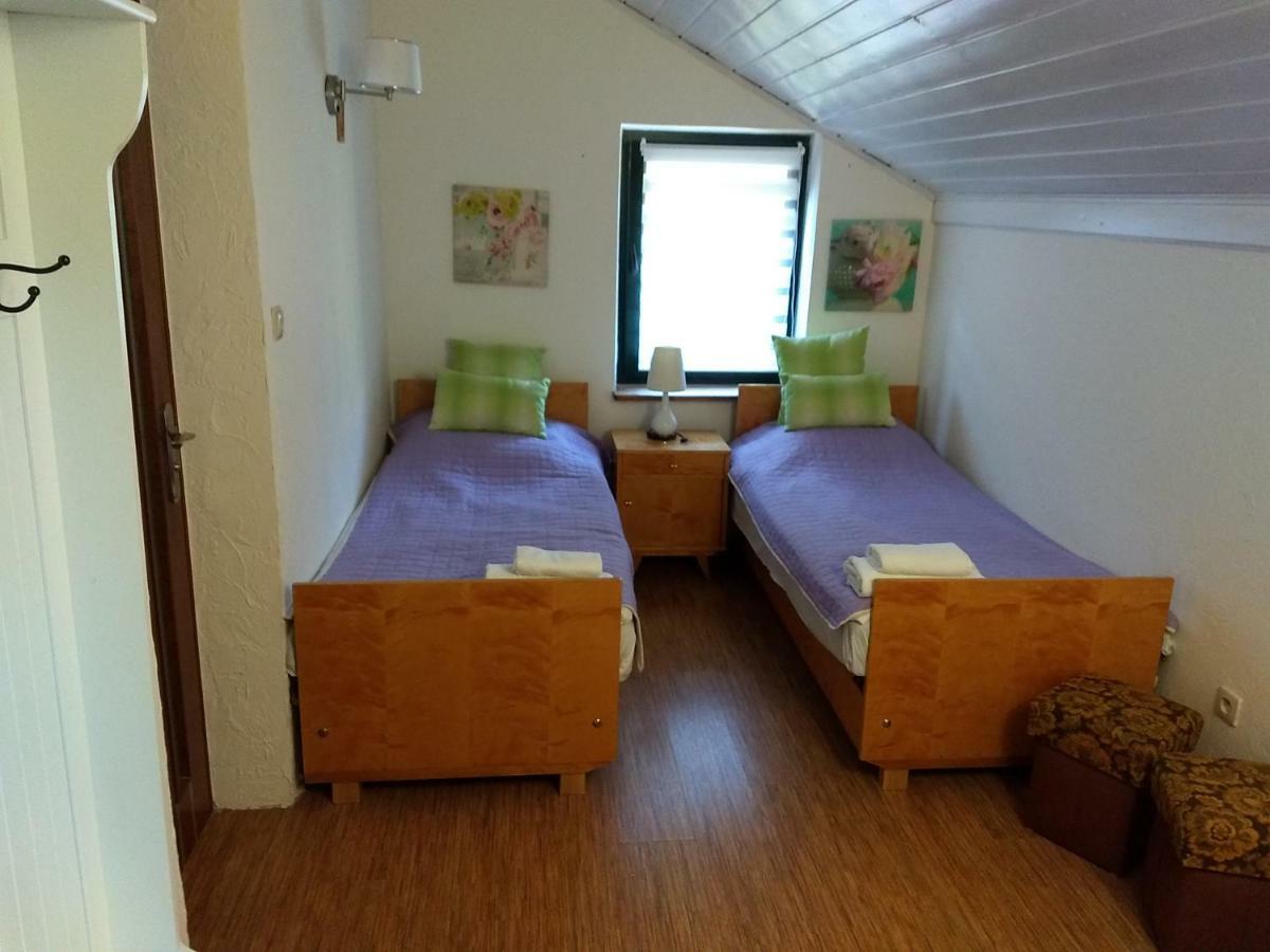 Bed and Breakfast Karczma Biesiadna Dalnia Экстерьер фото