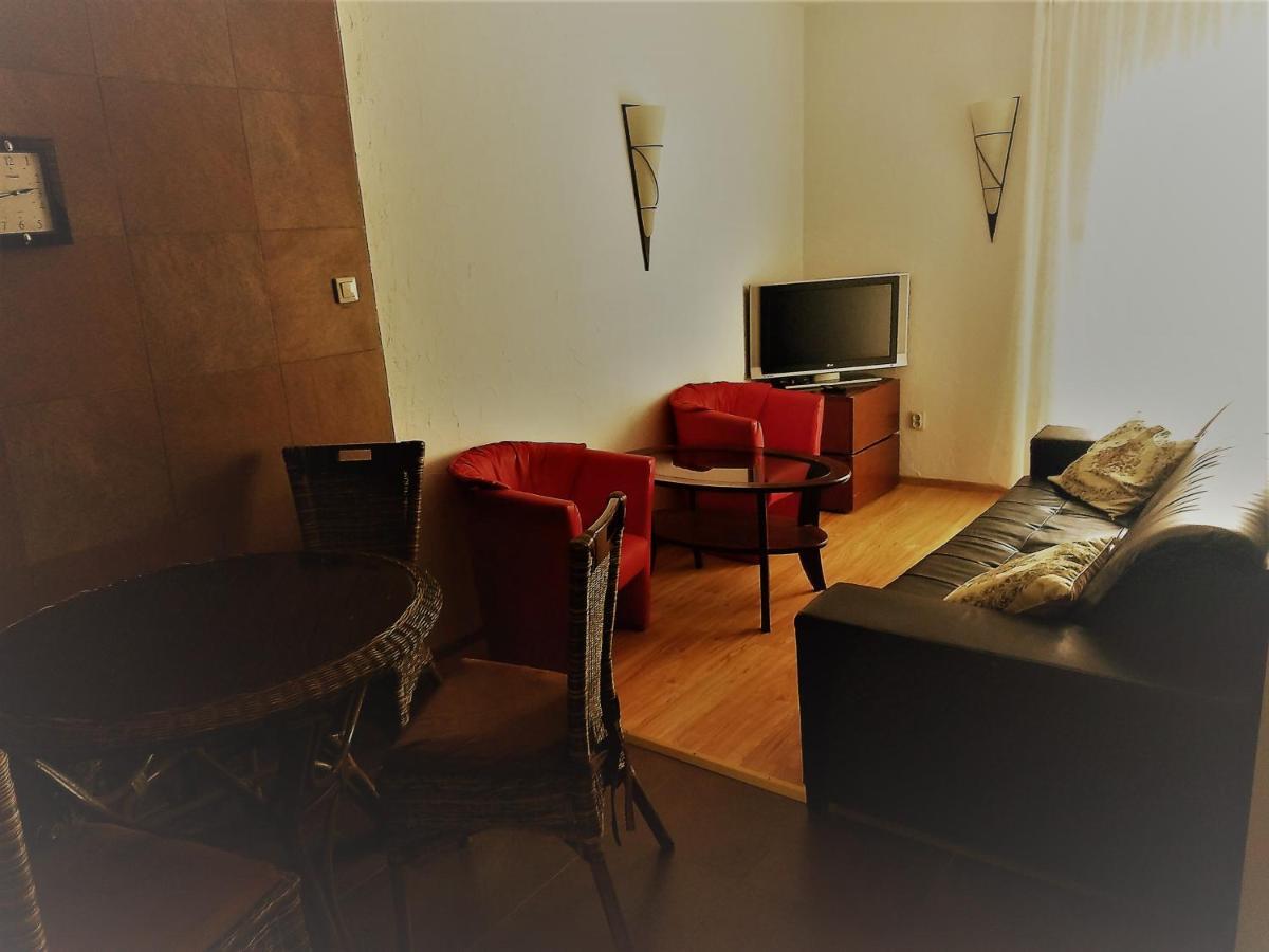 Bed and Breakfast Karczma Biesiadna Dalnia Экстерьер фото